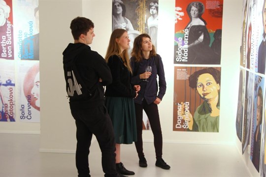 České hrdinky z Plzně inspirují svět. Virtuální výstava vyzdvihuje úlohu žen ve společnosti