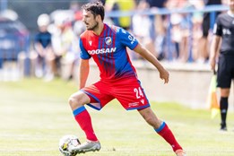 Dva celky z druhé německé soutěže a účastník poslední Ligy mistrů....