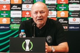 Kalvach? Kluk na pusinku, zářil Koubek po "své" první...