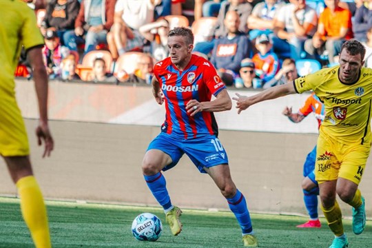 Fotbalisté Plzně znovu v lize ztratili. Alespoň remízu jim v Hradci Králové vystřelil Cadu