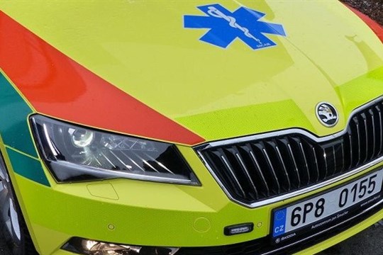 Aktualizováno: Čelní střet dvou aut uzavřel silnici na Klatovsku