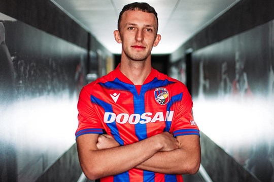 S Viktorkou byl jako malý v Barceloně, teď Valenta obleče její dres