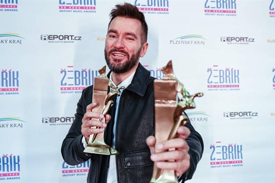 Ceny Žebřík dostali v Plzni Ztracený, Farna a Chinaski, speciální cenu Suchý