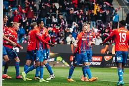 Ležel jsem v posteli a říkal jsem si, že už není, kam uhnout, smál...