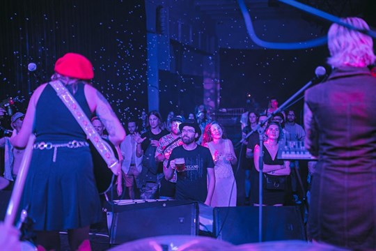 Festival Riversound, soutěž začínajících nadějných kapel, se v pátek a v sobotu odehraje na louce U Ježíška.