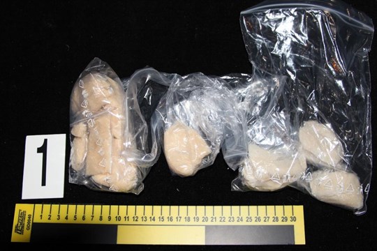 VIDEO: Kvůli výrobě a distribuci pervitinu na Plzeňsku policie obvinila osm lidí