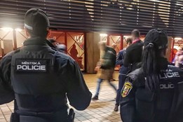 Na zápas Plzně s Manchesterem United chystají policisté velké...