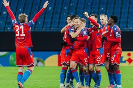 Předčasná vánoční nadílka ve Štruncových sadech. Kanonádu Viktorie...