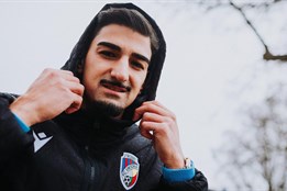 Při zápasech v Plzni novou posilu Viktorie pohltila atmosféra....