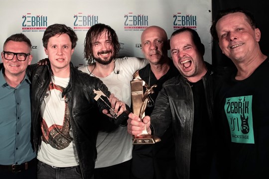 Nominacím hudebních cen Žebřík vévodí Chinaski a Monkey Business