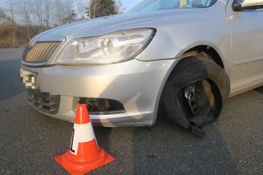 Dvě nehody na stejném místě, ve stejný čas. Při obou byli řidiči pod vlivem