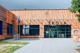 Stavbami roku Plzeňského kraje jsou škola v Postřekově a Villa Fitz...