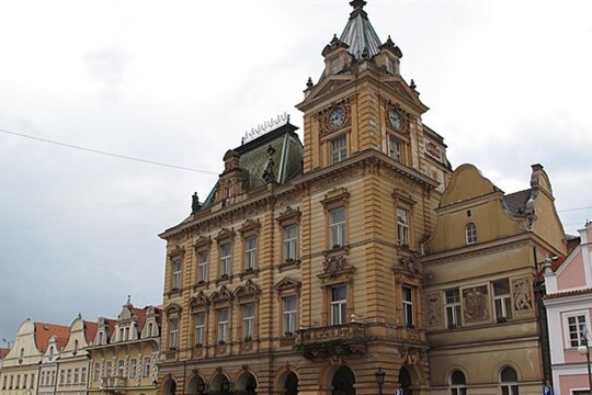 Zastupitelé Domažlic odvolali radního Macha kvůli obvinění z podvodů