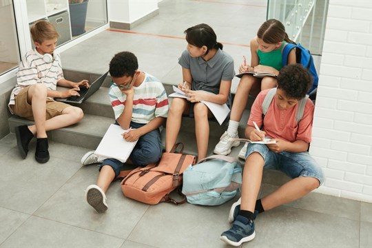 Kam po základní škole? Výstavy v Ostrově, Chebu a Sokolově poradí žákům i rodičům