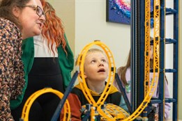 Bývalá městská knihovna v Chodově ožila LEGO kostkami