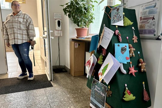 Vánoční stromek naděje v Chodově opět pomáhá dětem z dětských domovů