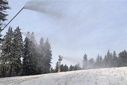 Šumavský Špičák zahájil technické zasněžování. Poprvé od roku 2018...