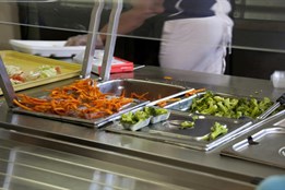 Rostoucí zájem škol: Karlovarský kraj zvýší financování obědů pro...