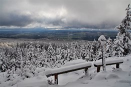 YouTuber vyrazil na dvoudenní zimní trek přes Brdy. Hory ho pořádně...