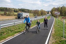Konec kličkování mezi kamiony: Kralovice a Kožlany propojila...