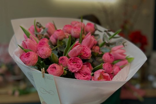 Květinářství Charm of flowers slaví 2. narozeniny: Přijďte si pro kytici na Valentýn i dárek!