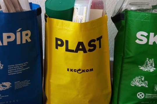 Třídit odpad snadno? Karlovy Vary nabízí nové tašky