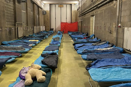 Lidé bez domova nezůstanou v mrazu venku, Plzeň znovu otevírá nouzové centrum