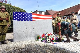 Chodsko nezapomíná. Domažlice oslaví 81 let od příchodu amerických...