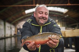 Rybaření místo tabletu: V Plzni můžete dětem dopřát úlovek v...