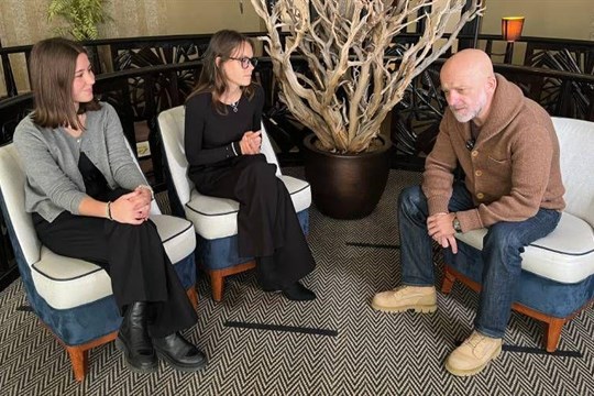 Studenti chebského gymnázia debatovali v Praze s významnými osobnostmi filmu, sportu i diplomacie