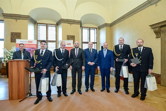 Zachránili životy i majetek. Plzeň ocenila mimořádné činy 22 hrdinů